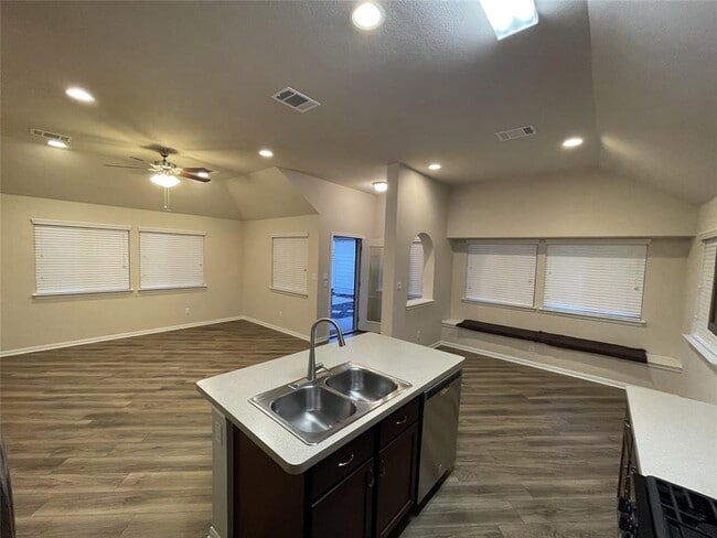 Building Photo - 108 Lasino Dr