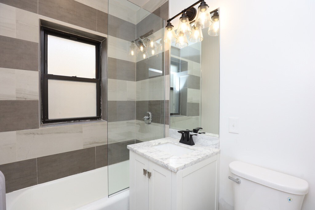 Building Photo - 626 W Stratford Pl