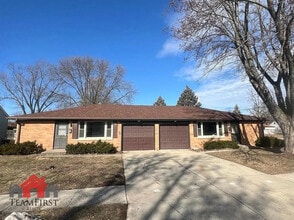 Building Photo - 1446 Pilgrim St
