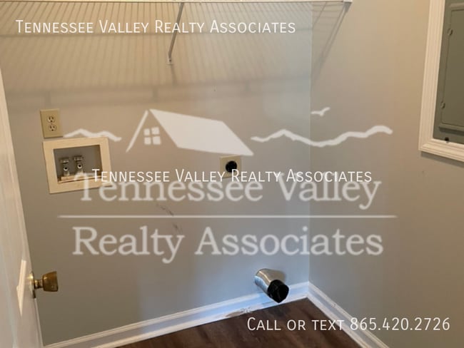 Building Photo - 800 Kirk Ave