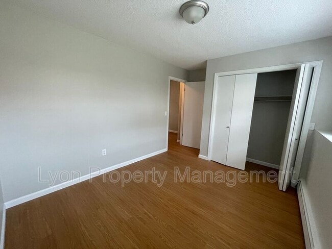 Building Photo - 235 Weeden St