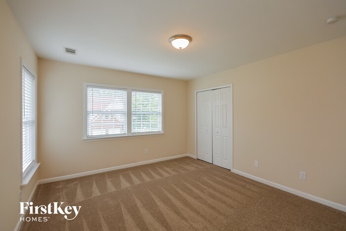Building Photo - 30 Wellstone Pl