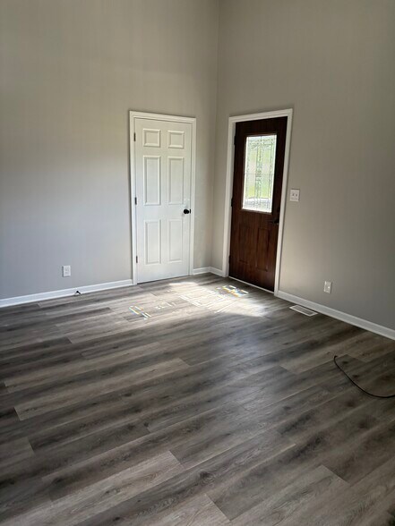 Building Photo - 1103 Bratton Ave