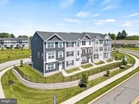 Building Photo - 74 Overshot Ln