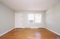 Building Photo - 2114 Ivy Rd