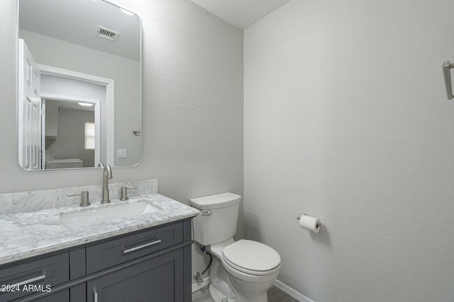 Building Photo - 6326 W El Cortez Pl