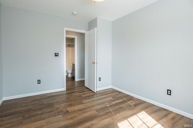 Building Photo - 635 S Fieldstone Blvd
