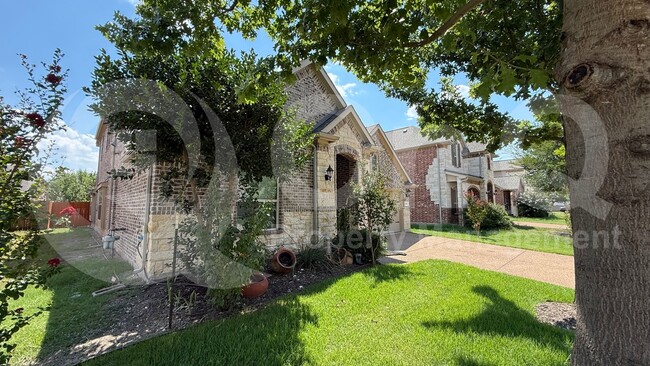 Building Photo - 4112 Overton Dr