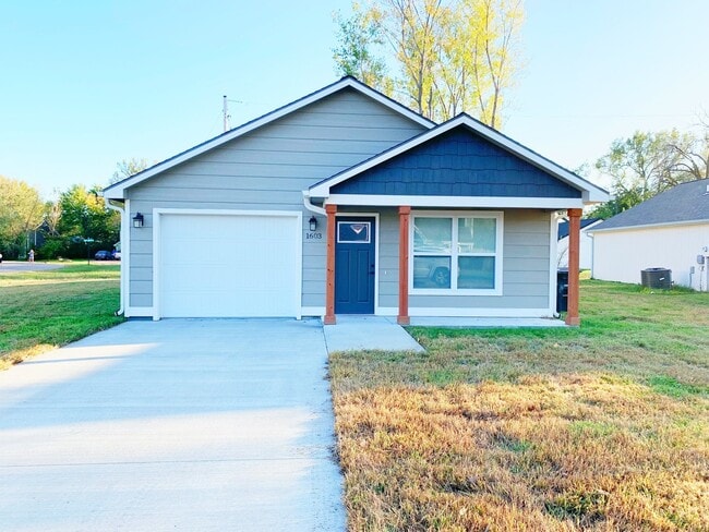 Primary Photo - ADORABLE SINGLE FAMILY HOME! BUILT IN 2018!
