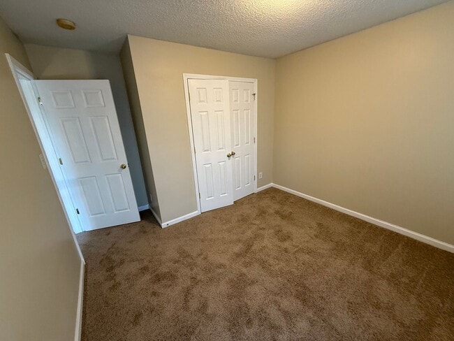 Building Photo - Cute Home in Great North Charlotte Community