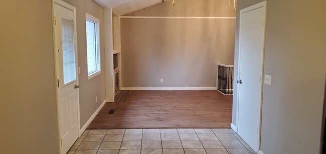 Building Photo - 135 E Ritter St