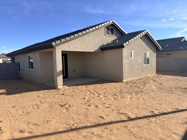 Building Photo - Almost New Three Bedroom Two Bath Home