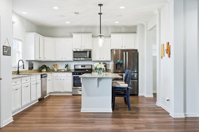 Building Photo - 397 Anmore Ct