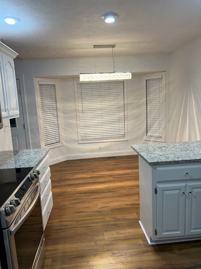 Building Photo - Galloway District RENTAL!  3-Bed, 2-Bath, 2-Car Garage