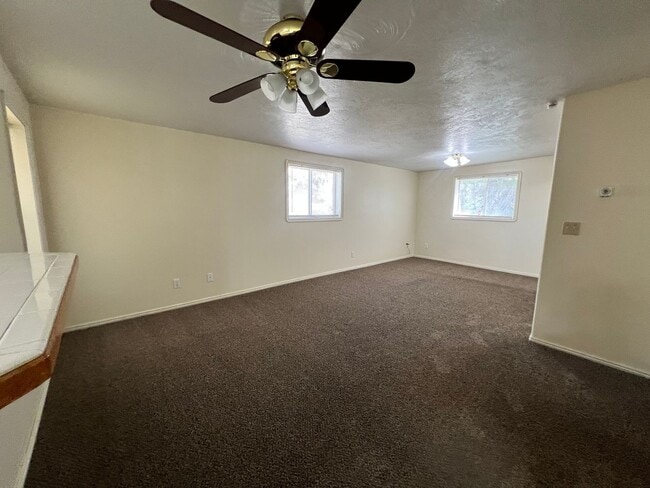 Building Photo - Great Property South of Town
