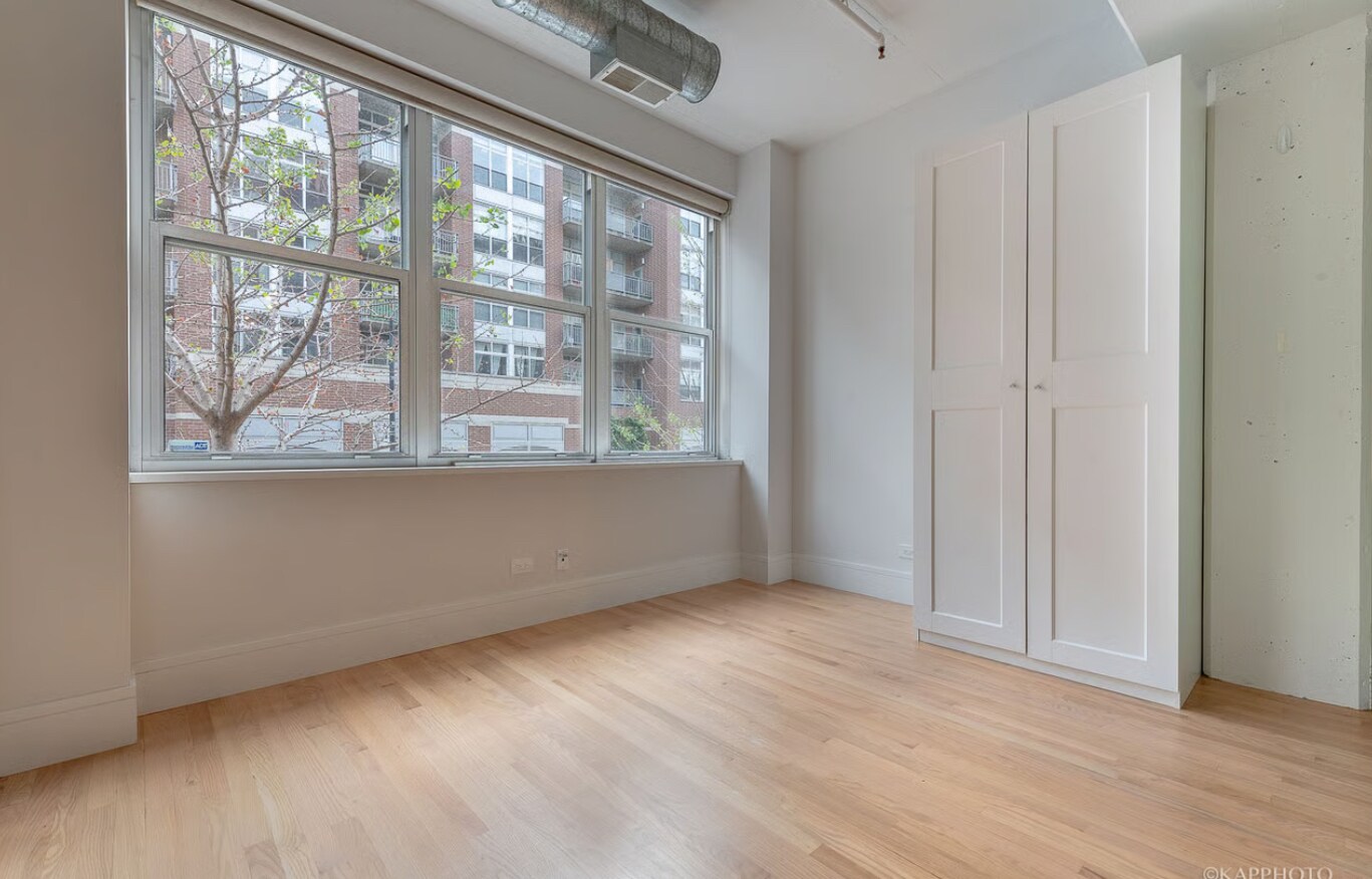 Third bedroom - 1000 W Adams St