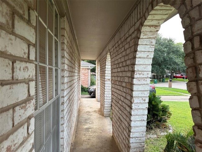 Building Photo - 12139 Huntington Park Dr