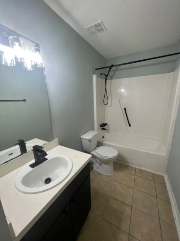 Building Photo - 104 Misty Oak Rd