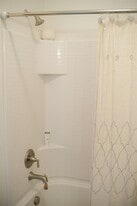 Building Photo - 2036 Pinecrest Dr