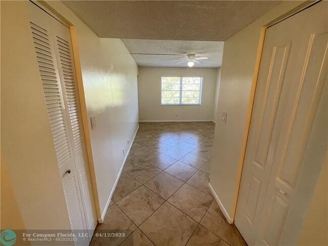 Building Photo - 4354 NW 9th Ave