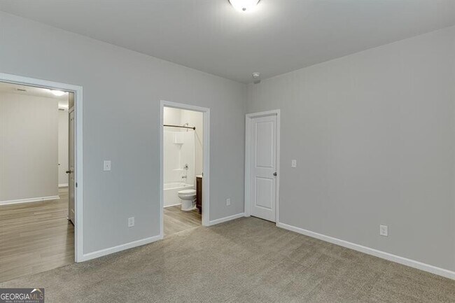 Building Photo - 145 Alexander Ln