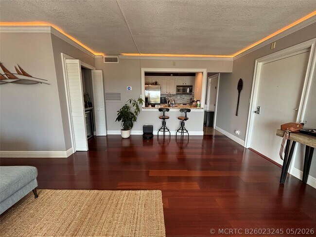 Building Photo - 900 River Reach Dr