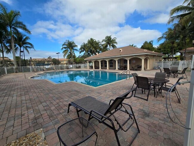 Building Photo - 8531 SW 25th Ct