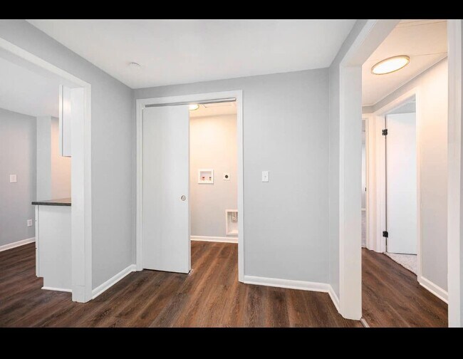 Building Photo - 405 Newton St