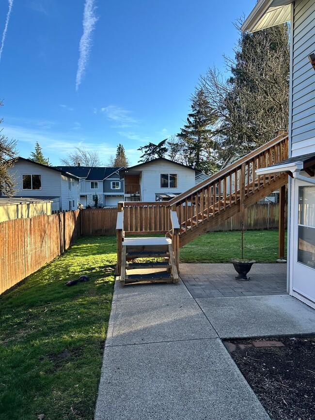 Building Photo - Beautifully Remodeled Downtown Camas Home