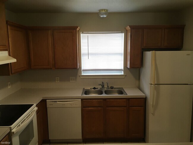 Building Photo - 3 br, 3 bath Duplex - 3612 Glenna Ct # 361...