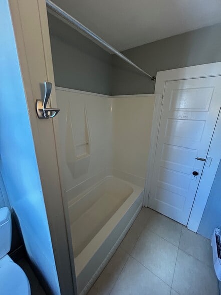 Building Photo - 27 Housatonic St