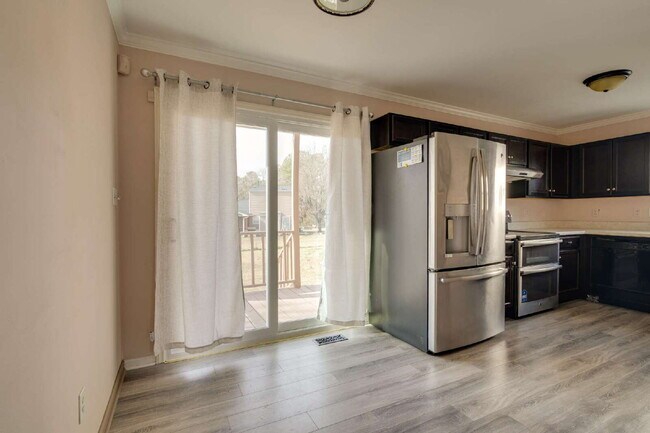 Building Photo - Charming 3-Bed Home near WRAL Soccer Park