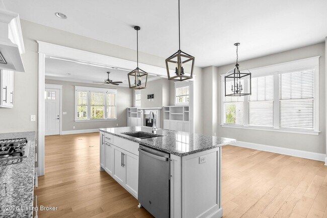 Building Photo - 6204 Moonseed St