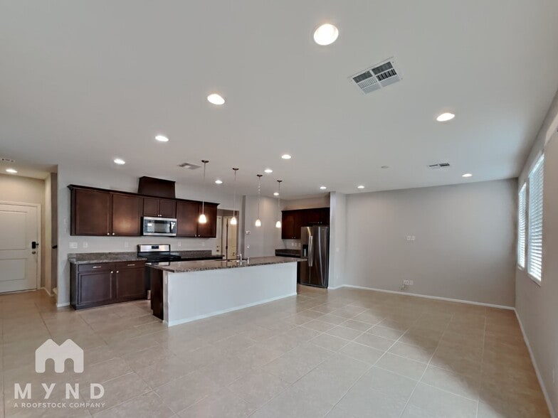 Building Photo - 6646 Evander St