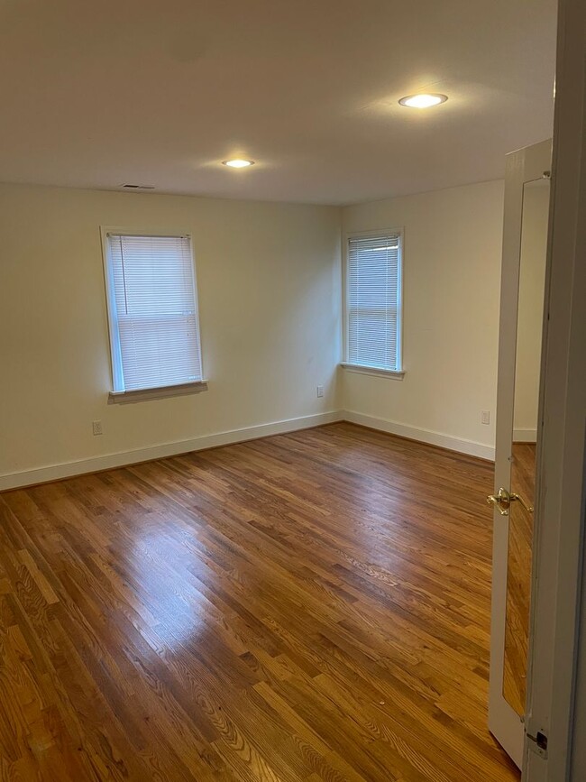 Building Photo - Perfect Home a Block from Mary Munford