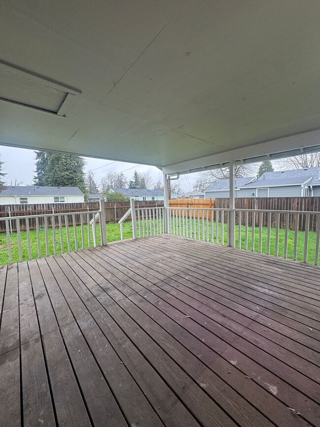 Building Photo - (HUD 414) 2 Bed/1Bath Home