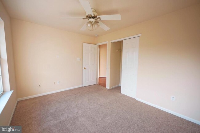 Building Photo - 106 Europa Blvd