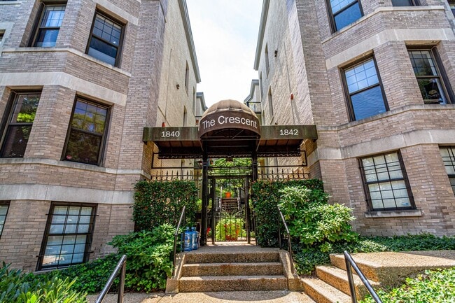 Building Photo - Bright One Bedroom with Private Balcony!