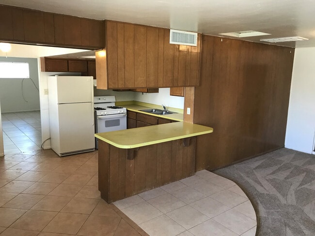 Building Photo - Tempe 3 Bed | 1.5 Bath *Landscaping Included* Close to ASU, Park, Restaurants