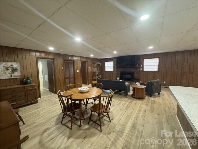 Building Photo - 319 Connelly Springs Rd