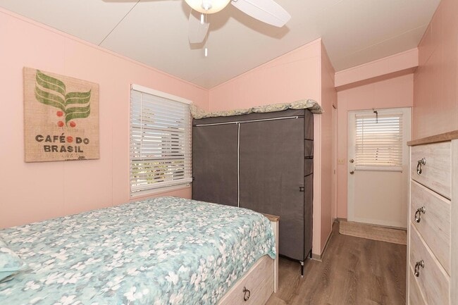 Building Photo - 122 Nettles Blvd