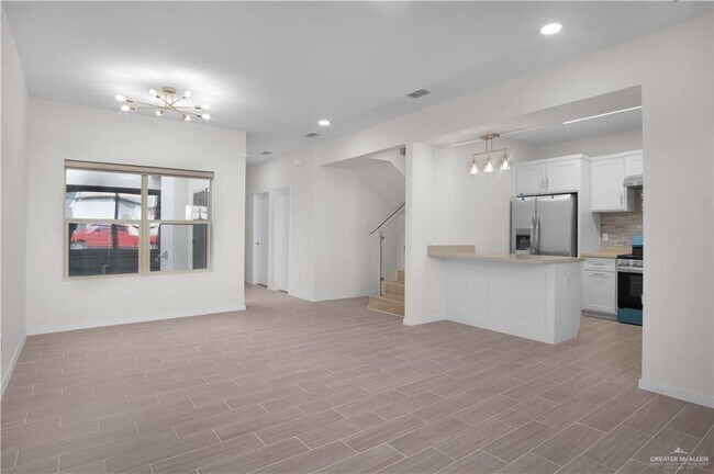 Building Photo - 17 N 5th St