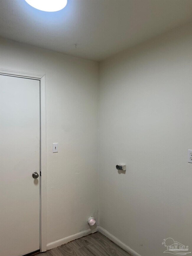 Building Photo - 1267 Redwood Ln