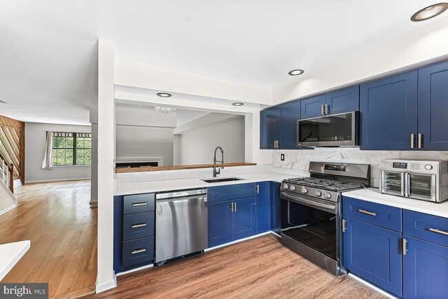 Building Photo - 3204 Stoneham Dr