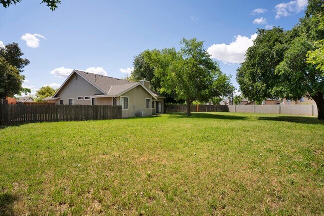 Building Photo - 14 Sea Anchor Ct