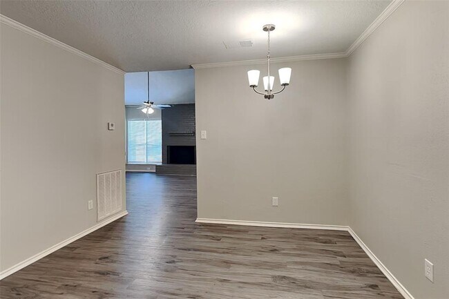 Building Photo - 9606 Yearling Cir