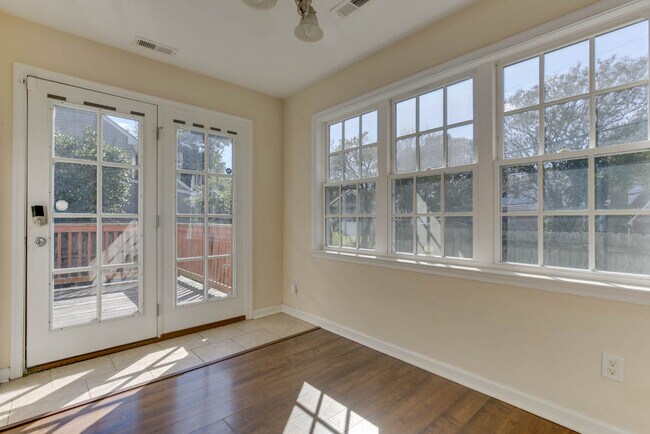 Building Photo - 2 Alden Ave