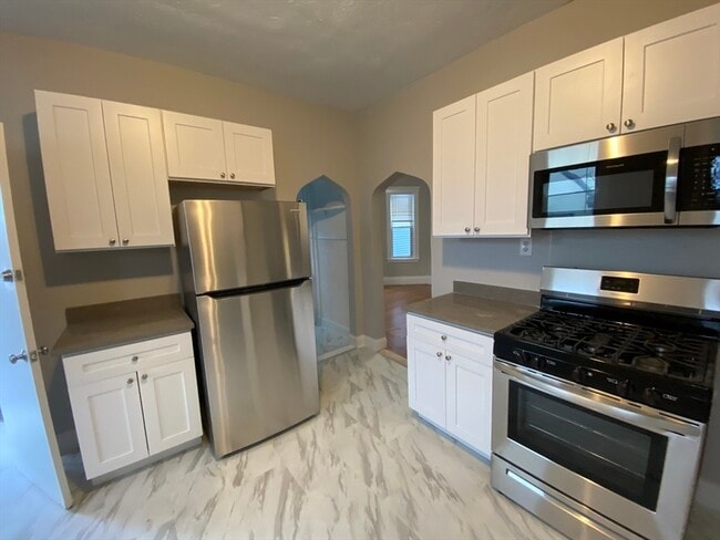 Building Photo - 39 Harwood St