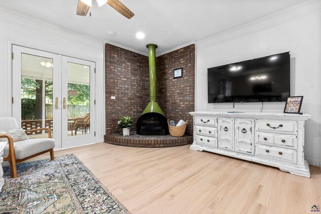 Building Photo - 1726 Greenwood Cir