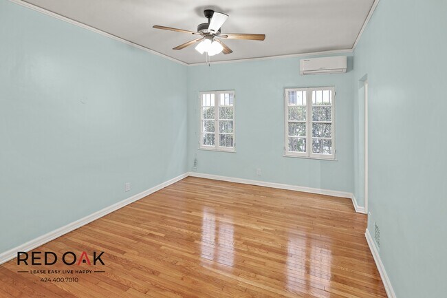 Building Photo - 206 S Martel Ave